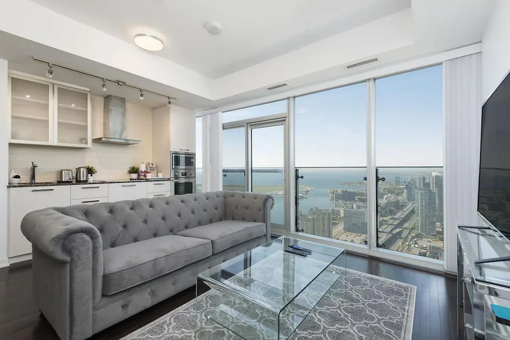 Diamond Vacation Homes - York St Toronto