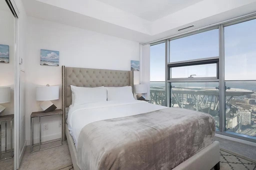 Diamond Vacation Homes - York St Toronto