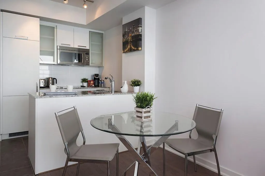 Diamond Vacation Homes - York St Toronto 0*,  Canada