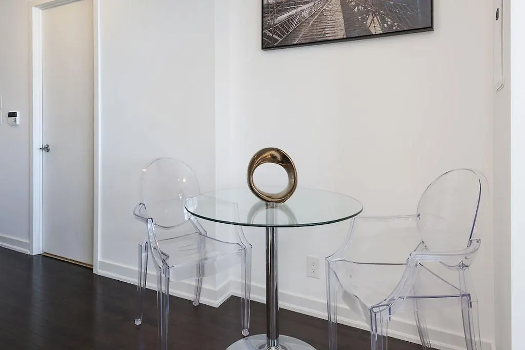 Diamond Vacation Homes - York St Toronto Apartment
