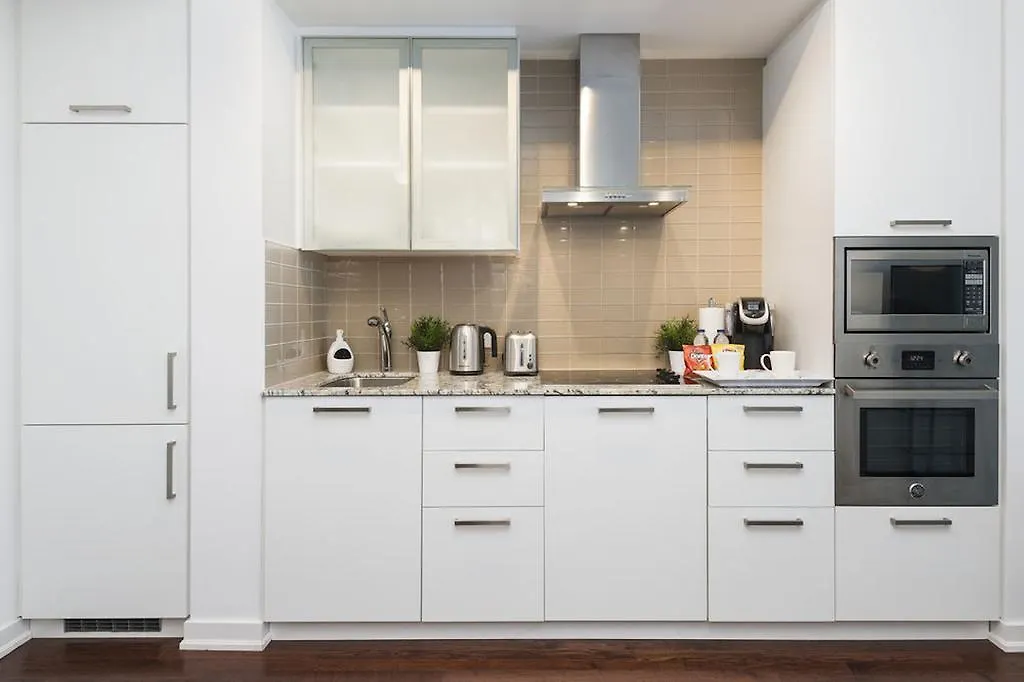 Diamond Vacation Homes - York St Toronto 0*,  Canada