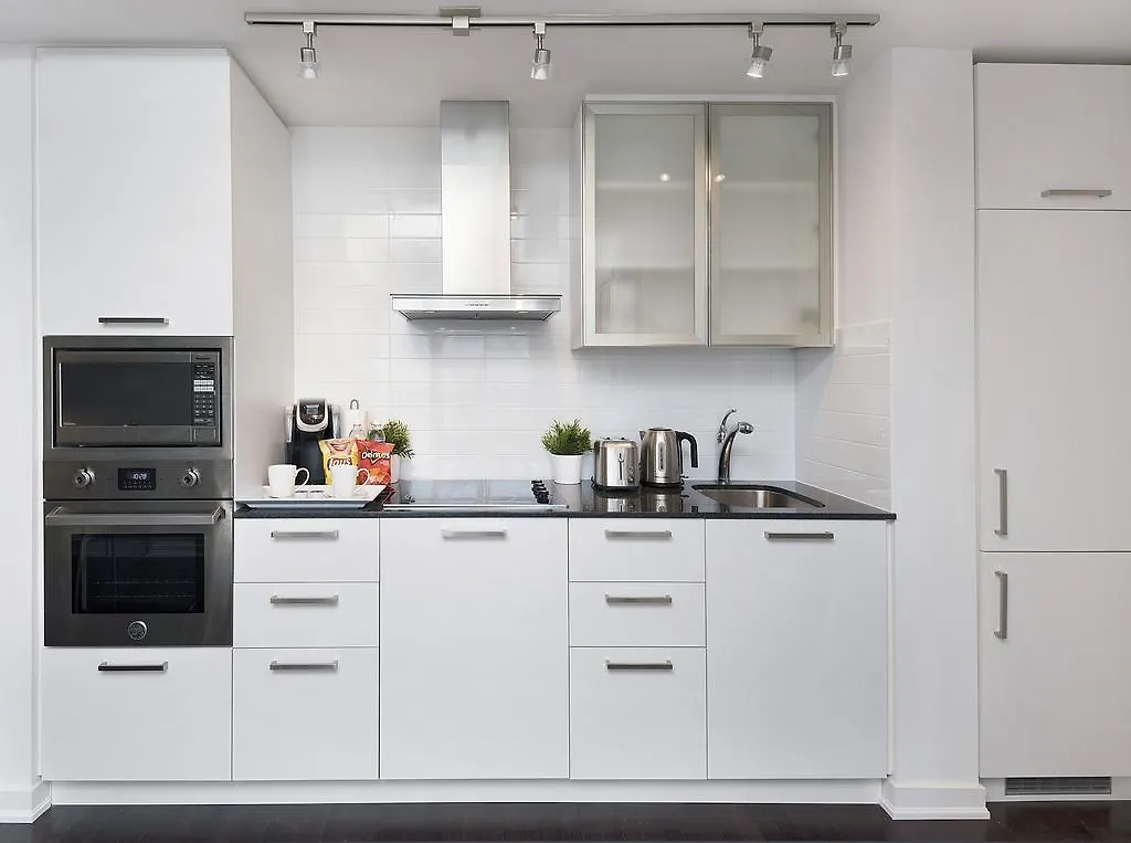 Diamond Vacation Homes - York St Toronto 0*,  Canada