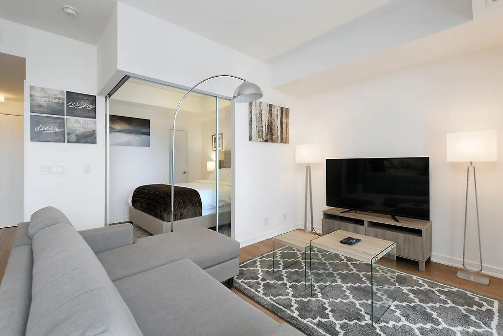 Diamond Vacation Homes - York St Toronto